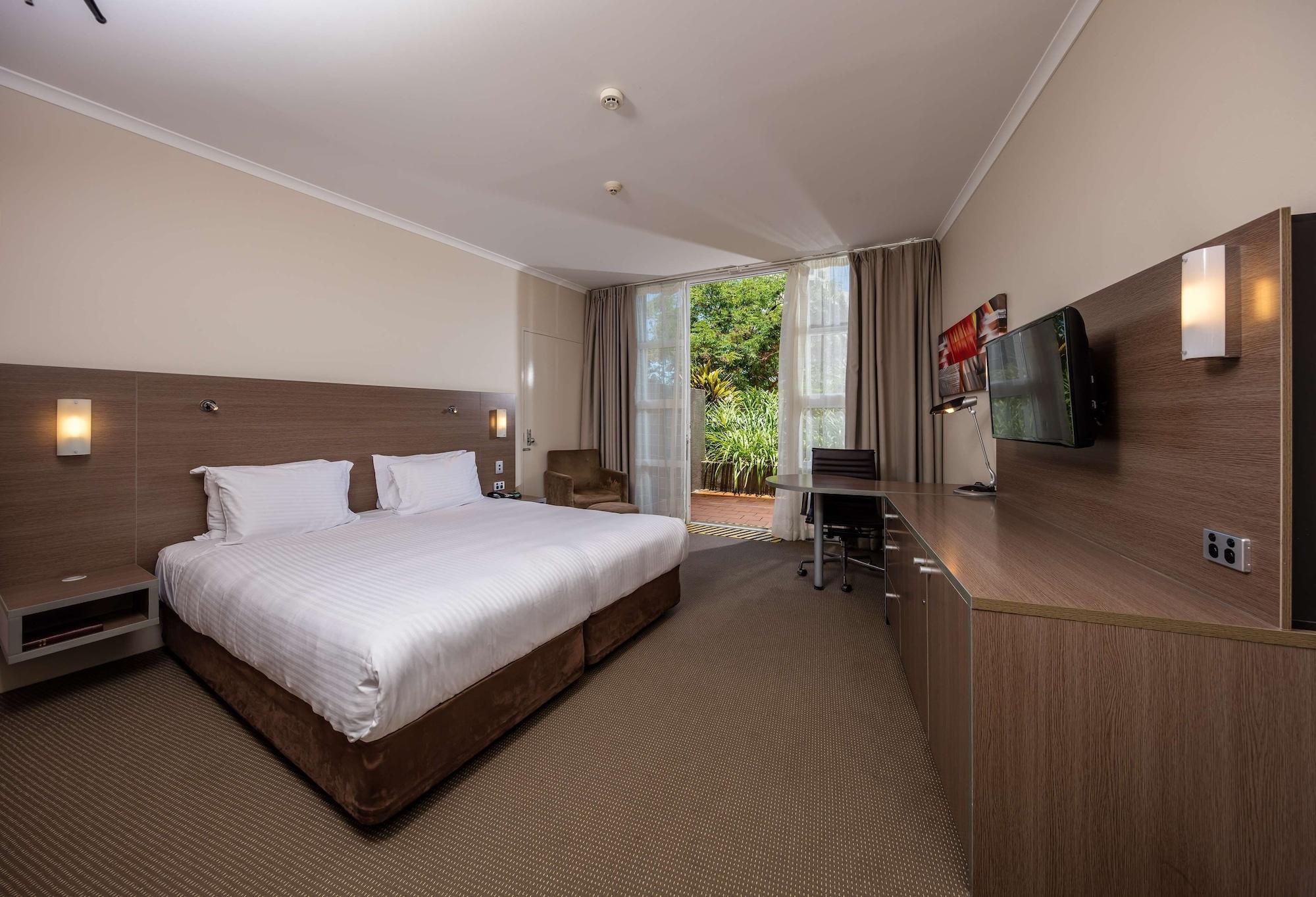 Doubletree By Hilton Cairns Exterior foto