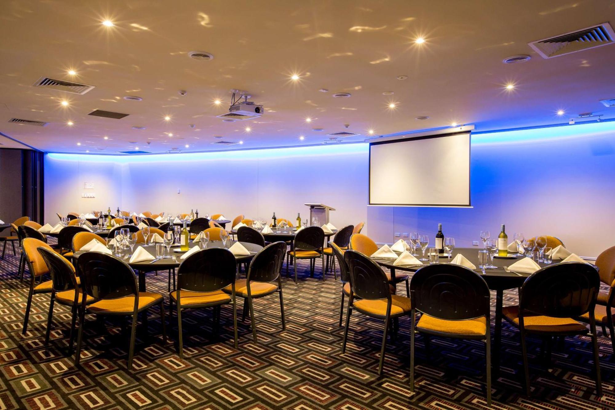 Doubletree By Hilton Cairns Exterior foto