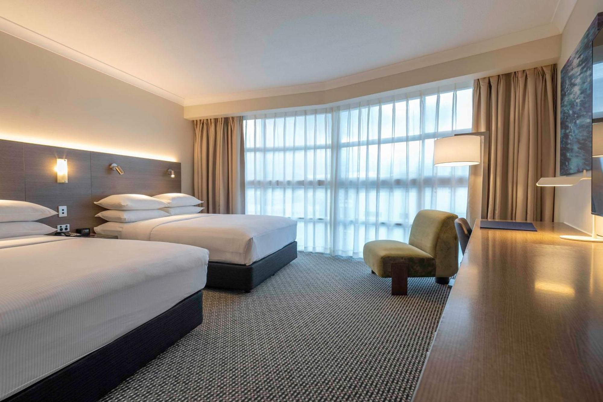 Doubletree By Hilton Cairns Exterior foto